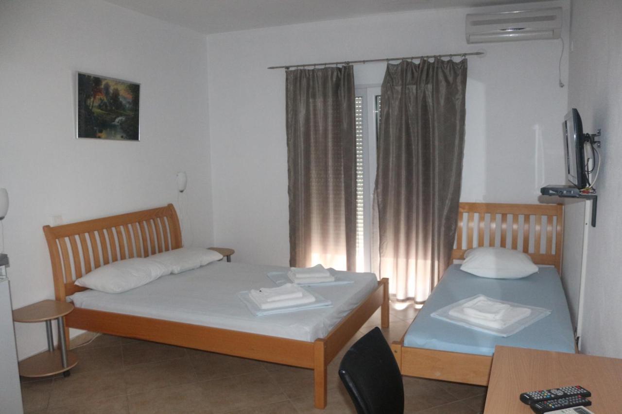 Apartment'S Meti Улцин Екстериор снимка