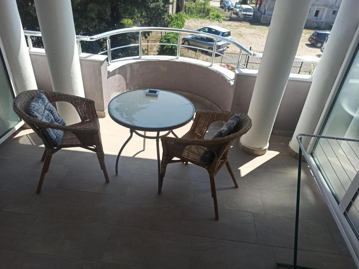 Apartment'S Meti Улцин Екстериор снимка