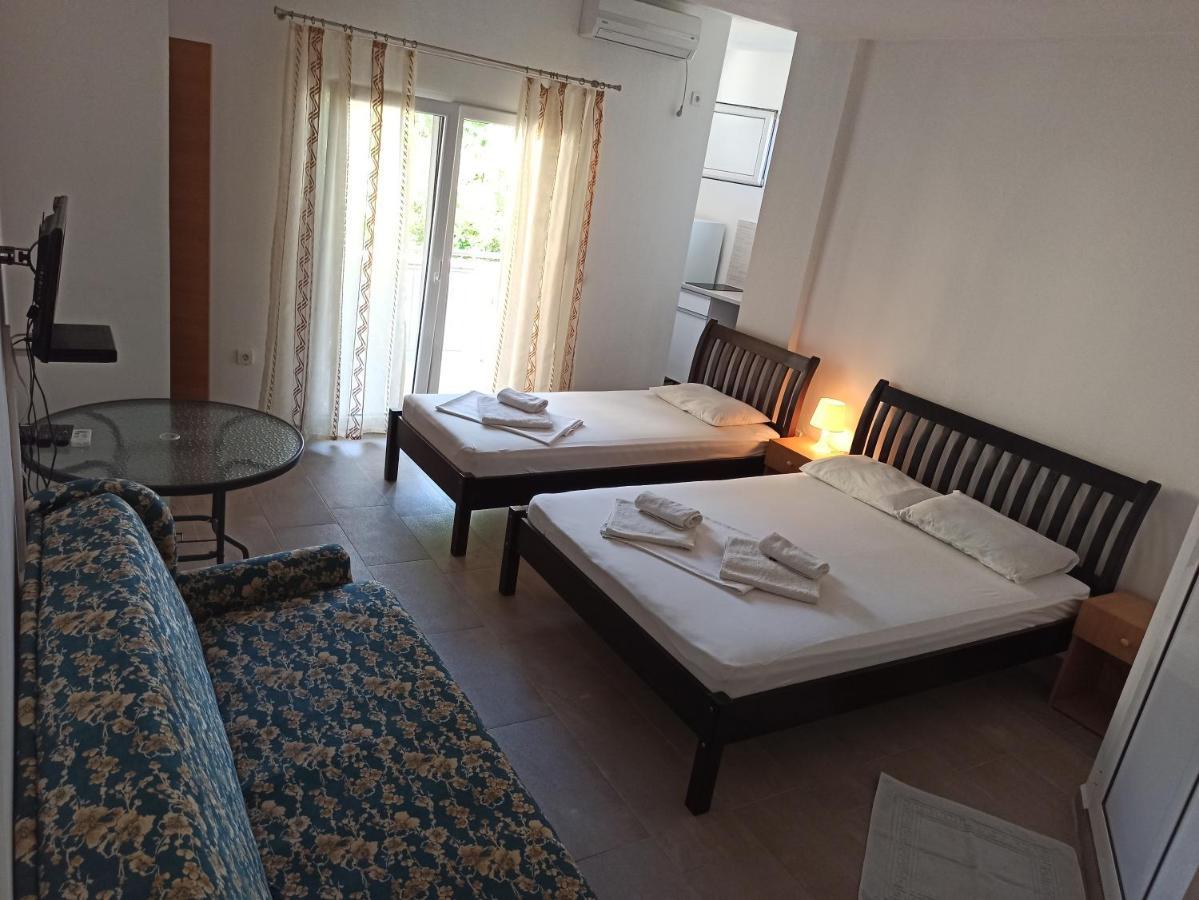 Apartment'S Meti Улцин Екстериор снимка