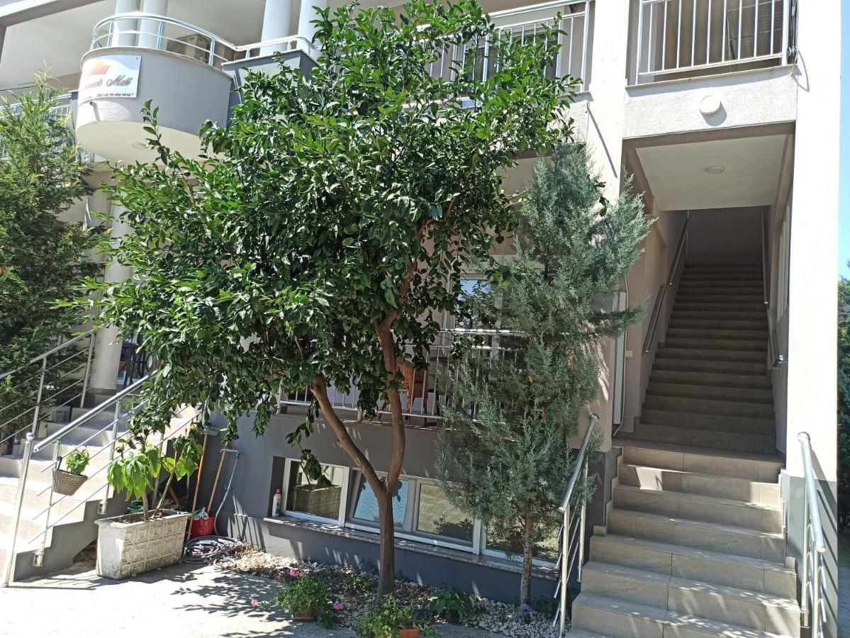 Apartment'S Meti Улцин Екстериор снимка
