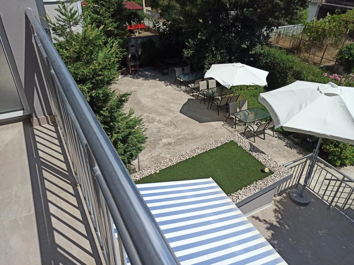 Apartment'S Meti Улцин Екстериор снимка