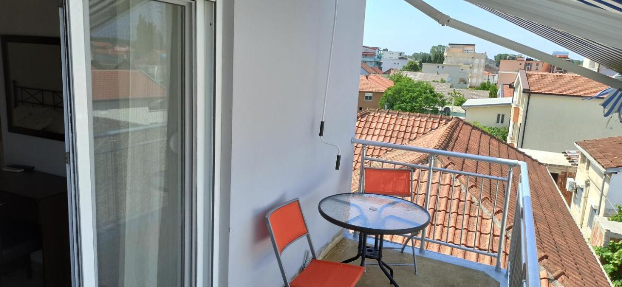 Apartment'S Meti Улцин Екстериор снимка