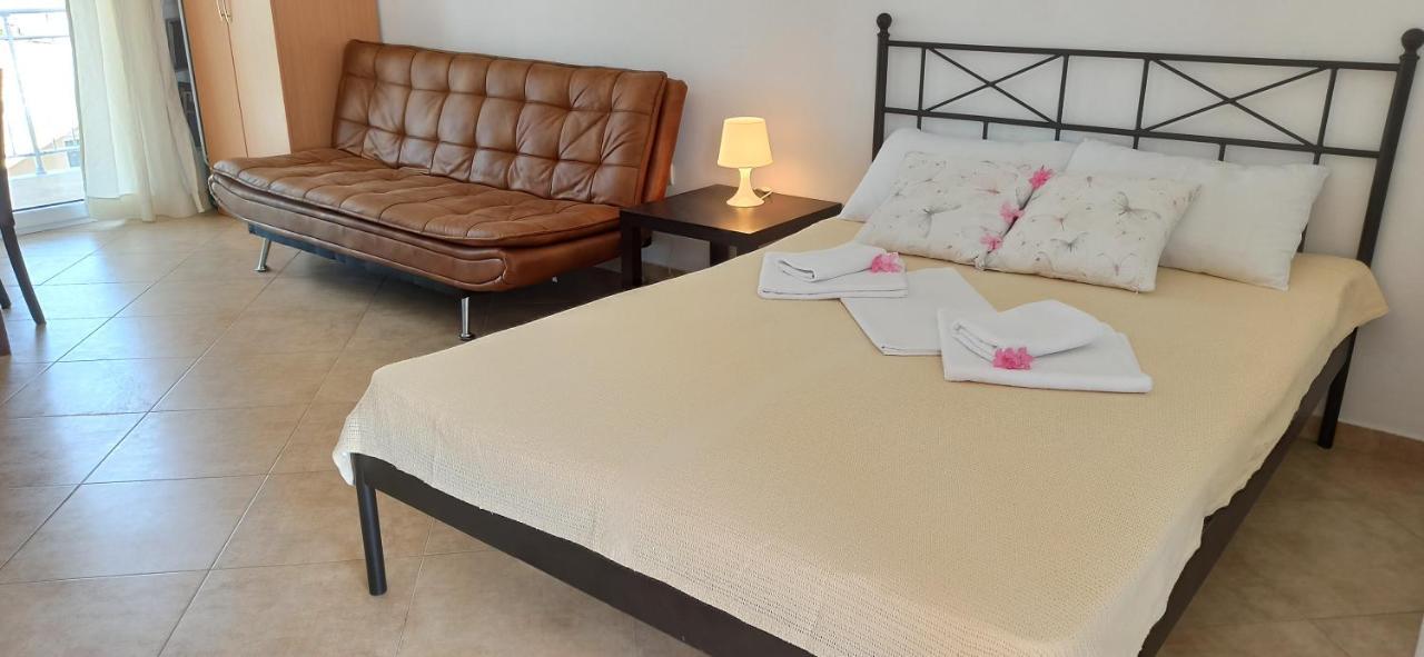 Apartment'S Meti Улцин Екстериор снимка