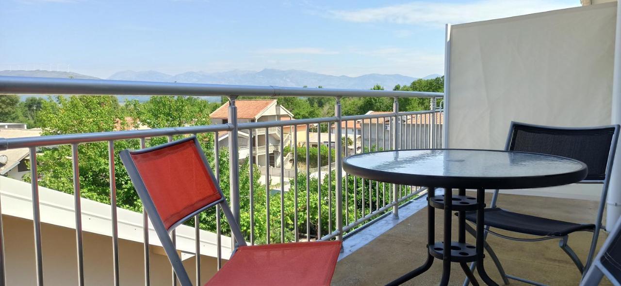 Apartment'S Meti Улцин Екстериор снимка