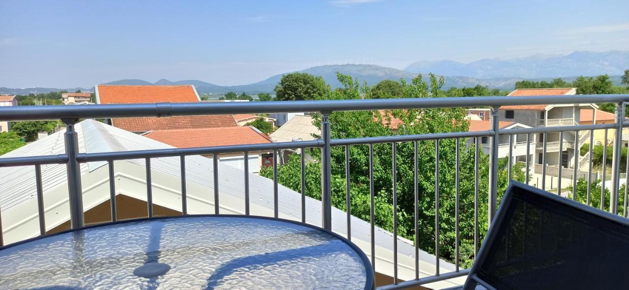 Apartment'S Meti Улцин Екстериор снимка