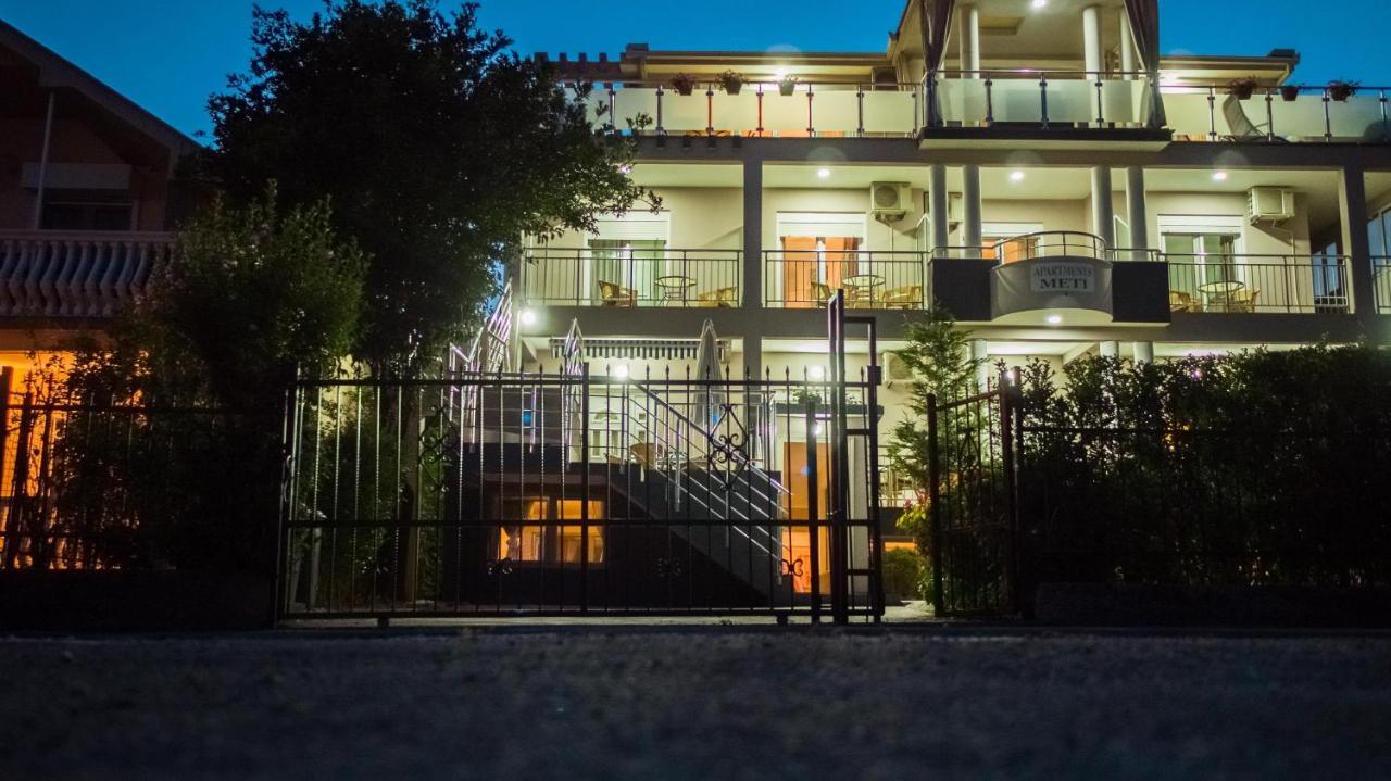 Apartment'S Meti Улцин Екстериор снимка