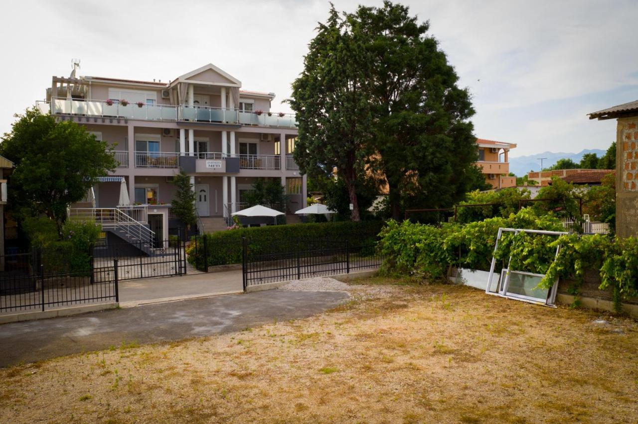 Apartment'S Meti Улцин Екстериор снимка